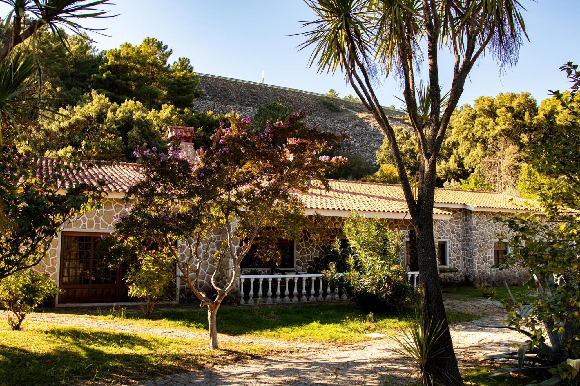 Quinta Dos Sincais Bed & Breakfast Guarda Bagian luar foto
